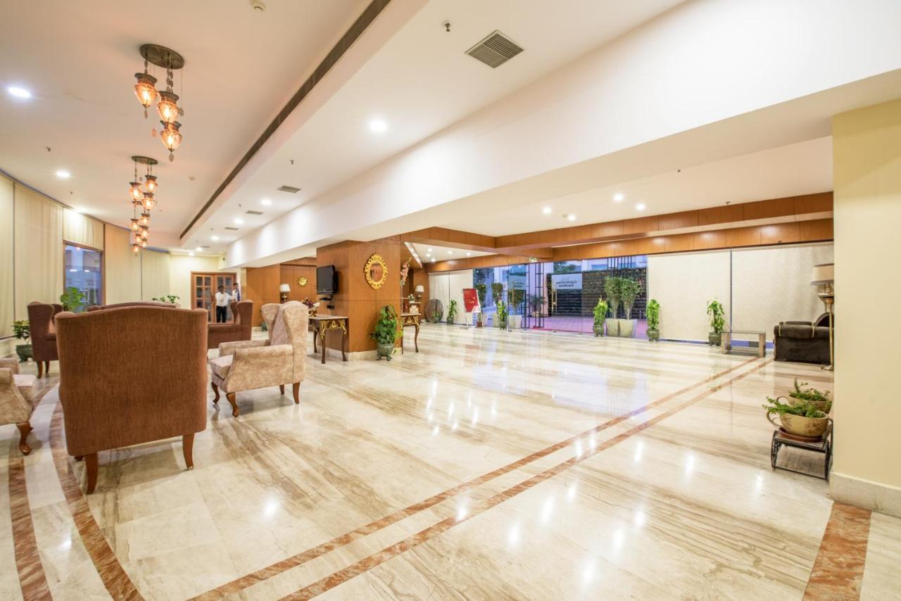 Hotel Celebration Gardens Neu-Delhi Exterior foto
