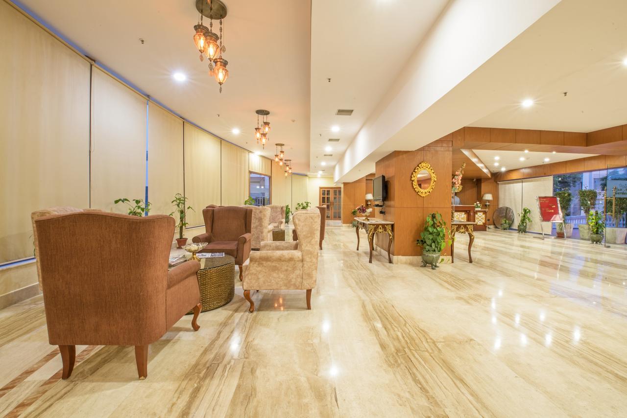 Hotel Celebration Gardens Neu-Delhi Exterior foto