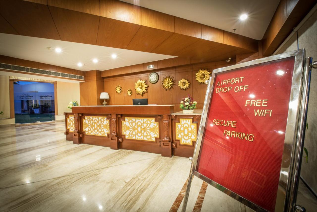 Hotel Celebration Gardens Neu-Delhi Exterior foto